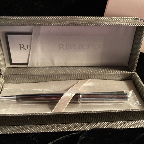 Reflection’s pen. New in box - Picture 2 of 7